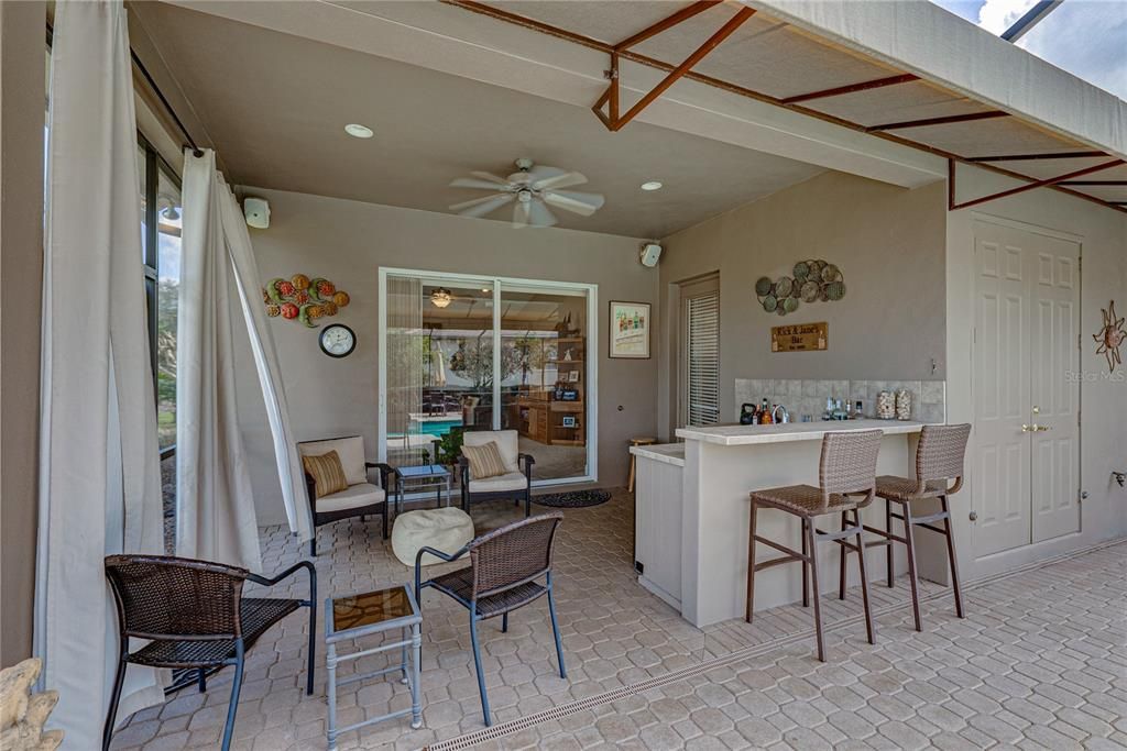 Active With Contract: $965,000 (4 beds, 3 baths, 3737 Square Feet)