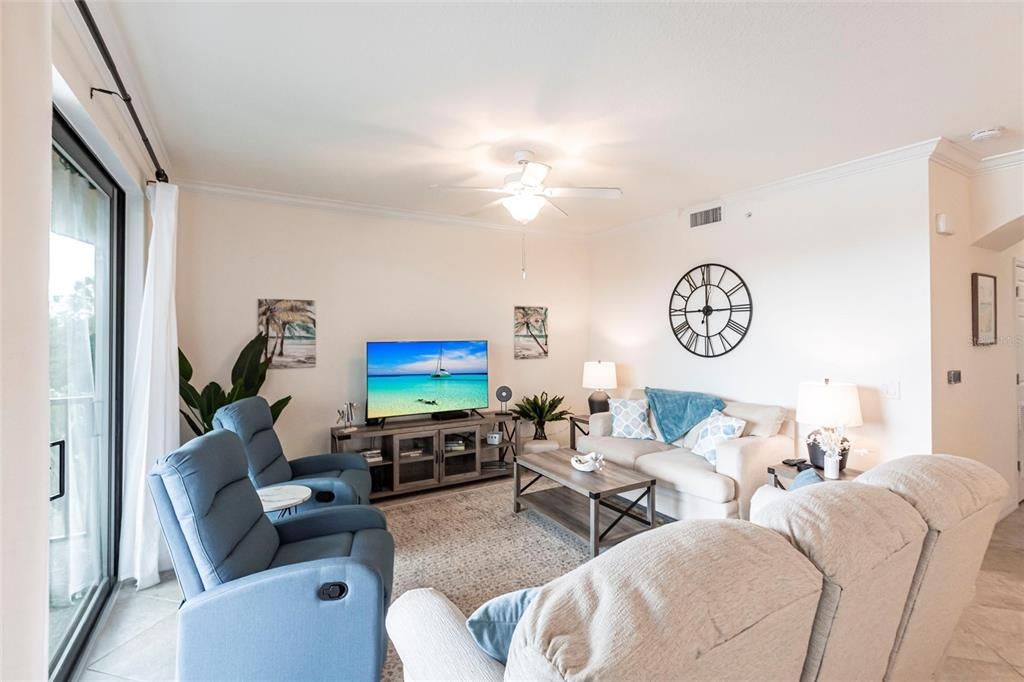 En Venta: $289,900 (2 camas, 2 baños, 1142 Pies cuadrados)