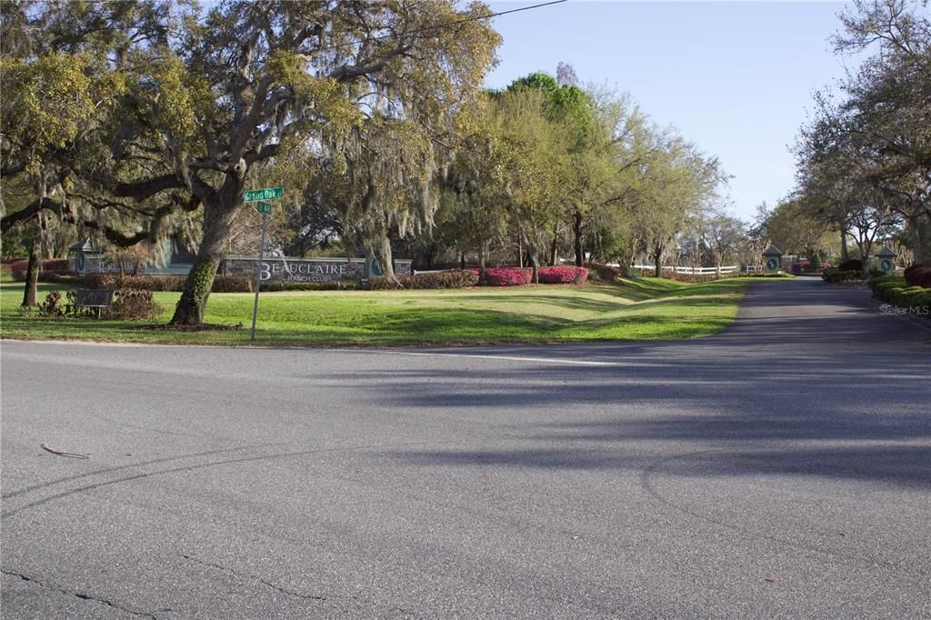 En Venta: $199,999 (1.57 acres)