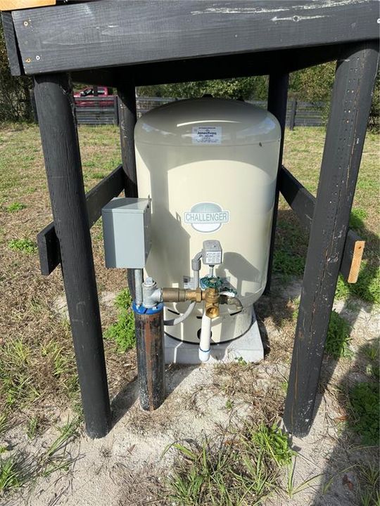 待售: $209,900 (1.19 acres)