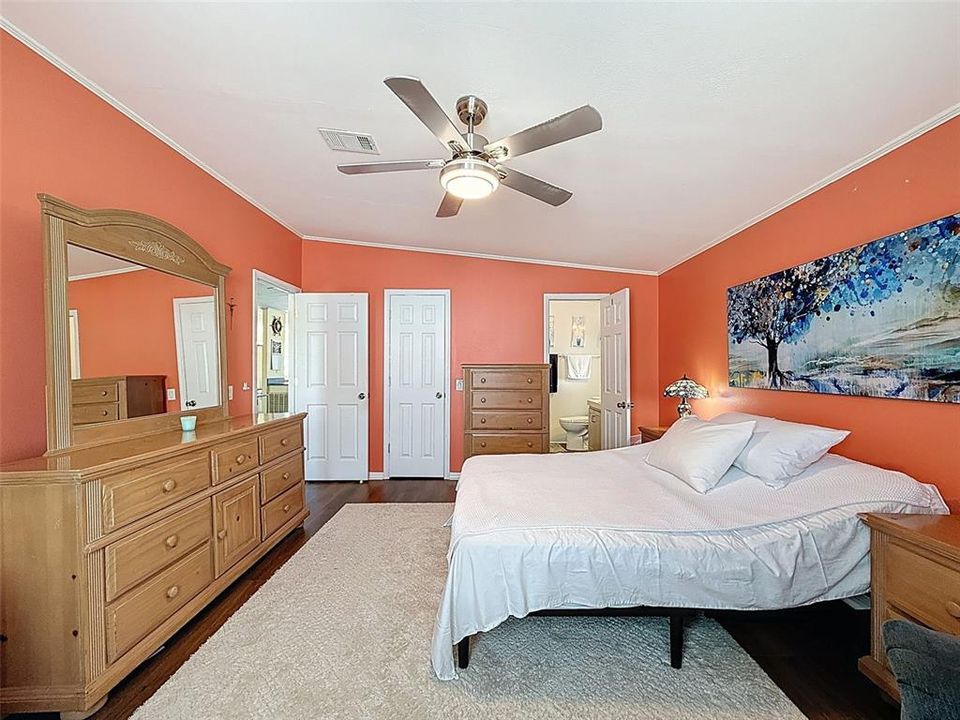 For Sale: $149,000 (2 beds, 2 baths, 1120 Square Feet)
