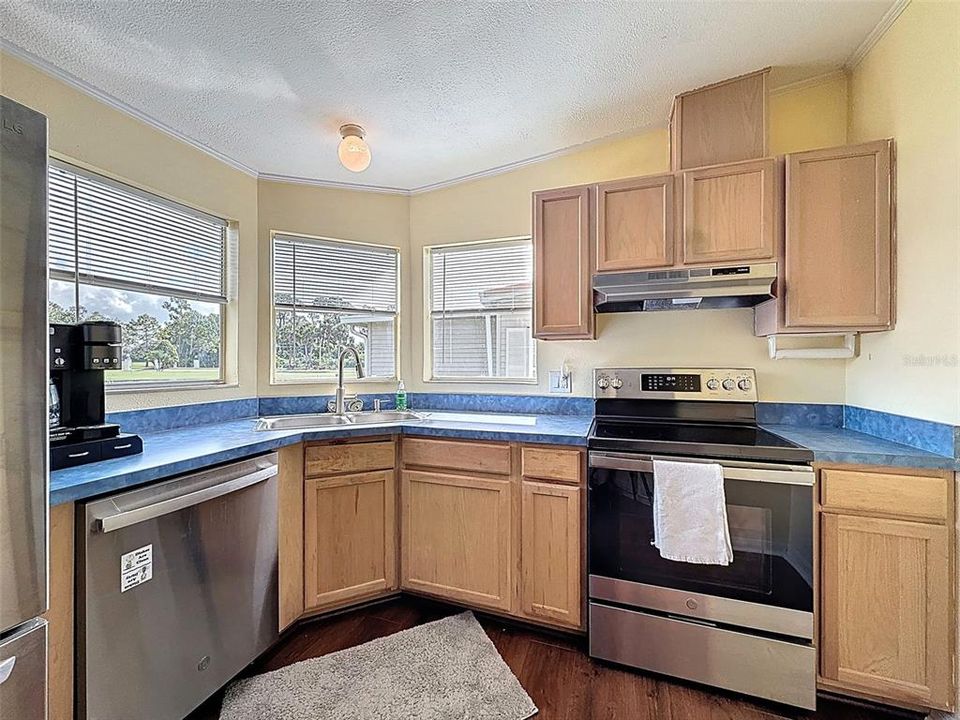 For Sale: $149,000 (2 beds, 2 baths, 1120 Square Feet)