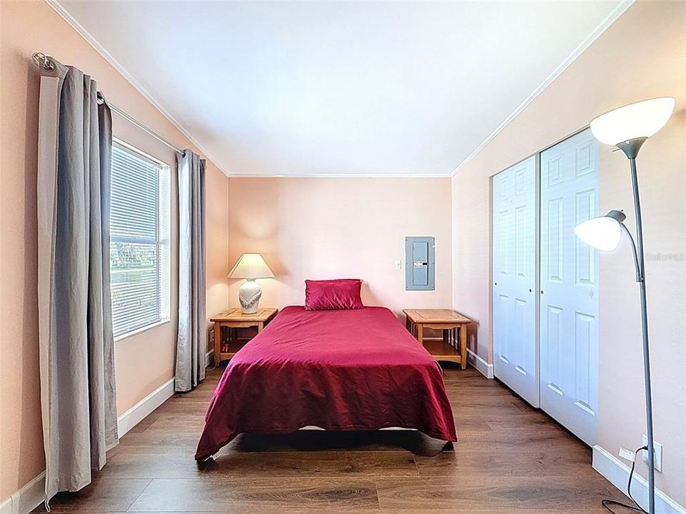 For Sale: $149,000 (2 beds, 2 baths, 1120 Square Feet)