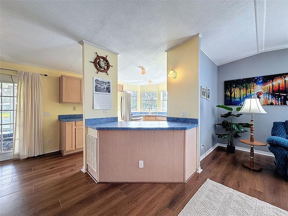 For Sale: $149,000 (2 beds, 2 baths, 1120 Square Feet)
