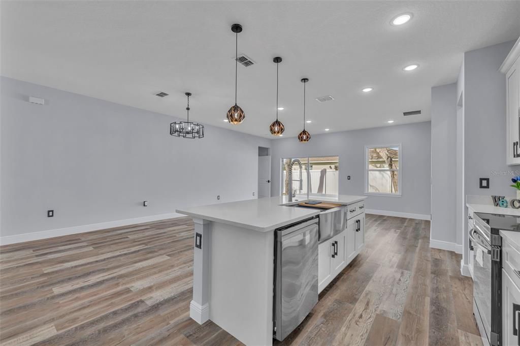 Active With Contract: $378,500 (4 beds, 3 baths, 1896 Square Feet)