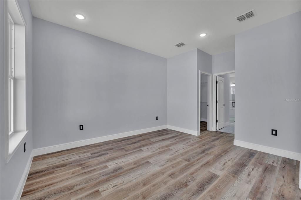Active With Contract: $378,500 (4 beds, 3 baths, 1896 Square Feet)