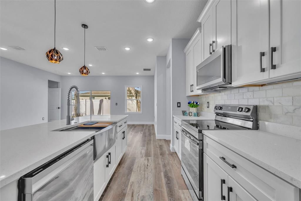 Active With Contract: $378,500 (4 beds, 3 baths, 1896 Square Feet)