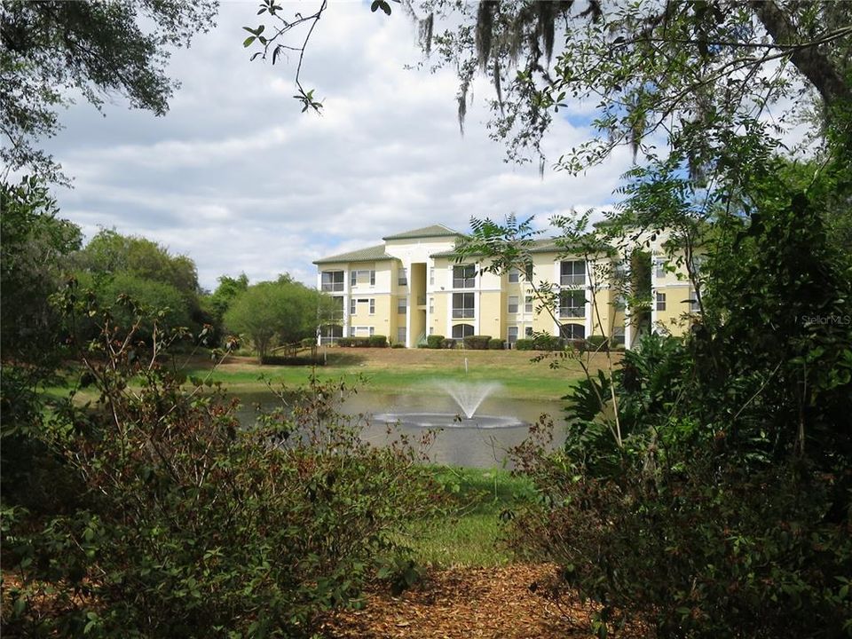 Active With Contract: $1,580 (2 beds, 1 baths, 901 Square Feet)