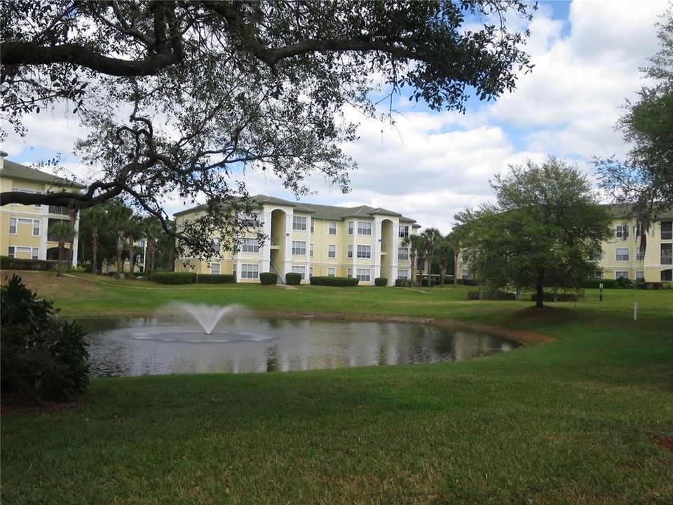 Active With Contract: $1,580 (2 beds, 1 baths, 901 Square Feet)