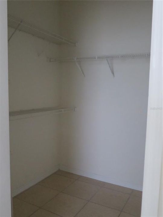 Active With Contract: $1,580 (2 beds, 1 baths, 901 Square Feet)