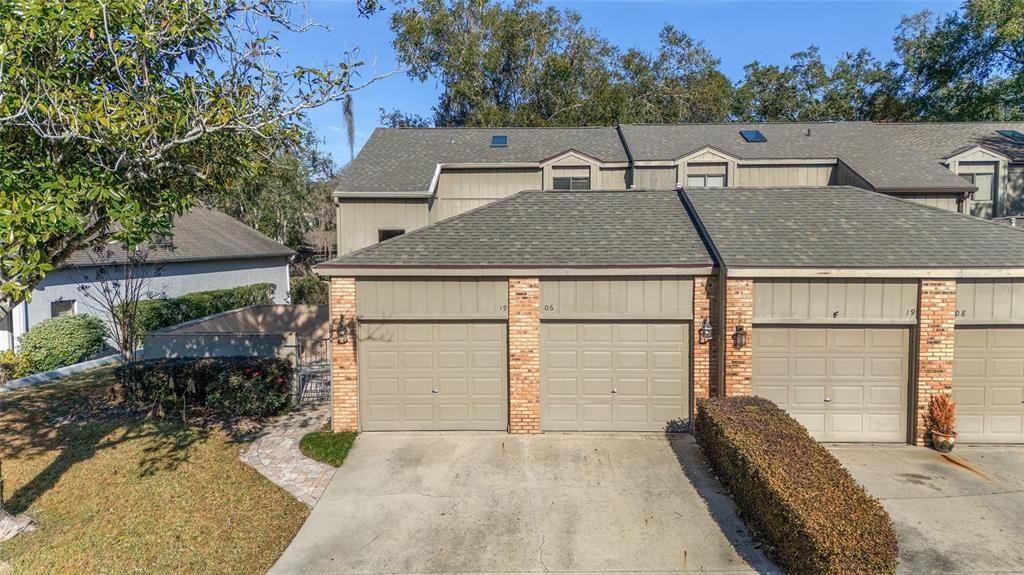 Active With Contract: $2,400 (3 beds, 2 baths, 2176 Square Feet)