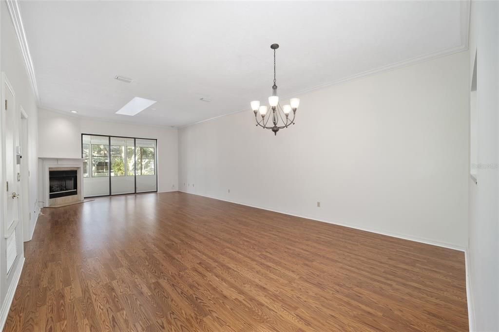 Active With Contract: $2,400 (3 beds, 2 baths, 2176 Square Feet)