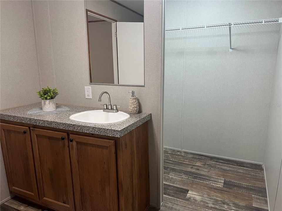 На продажу: $195,000 (3 спален, 2 ванн, 1140 Квадратных фут)