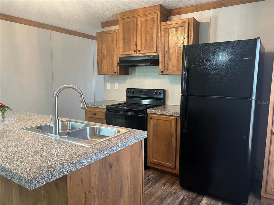 На продажу: $195,000 (3 спален, 2 ванн, 1140 Квадратных фут)