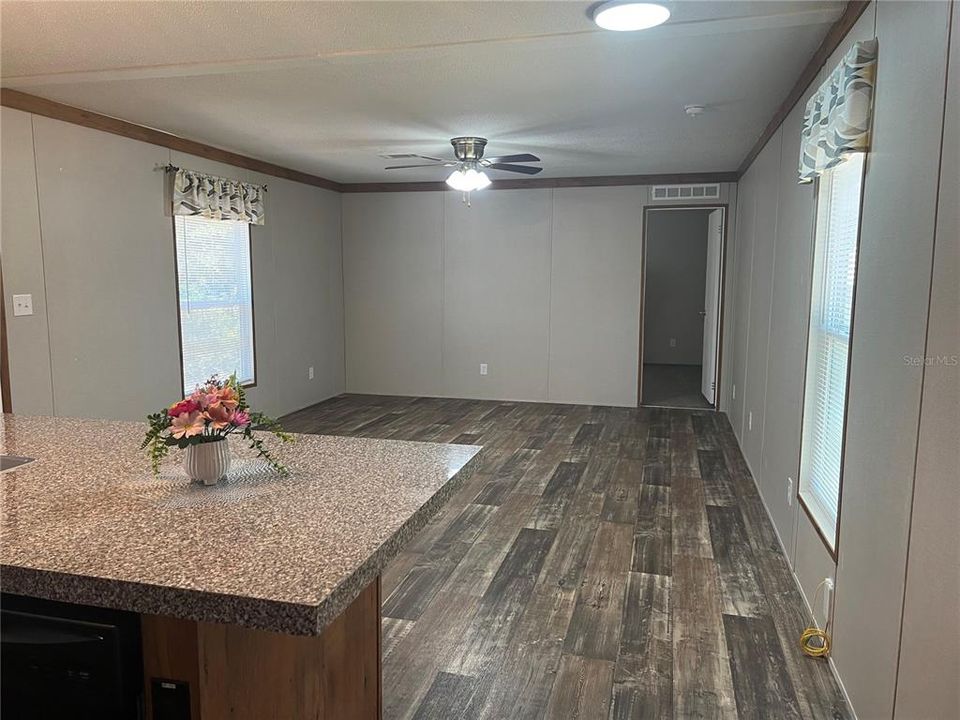 На продажу: $195,000 (3 спален, 2 ванн, 1140 Квадратных фут)