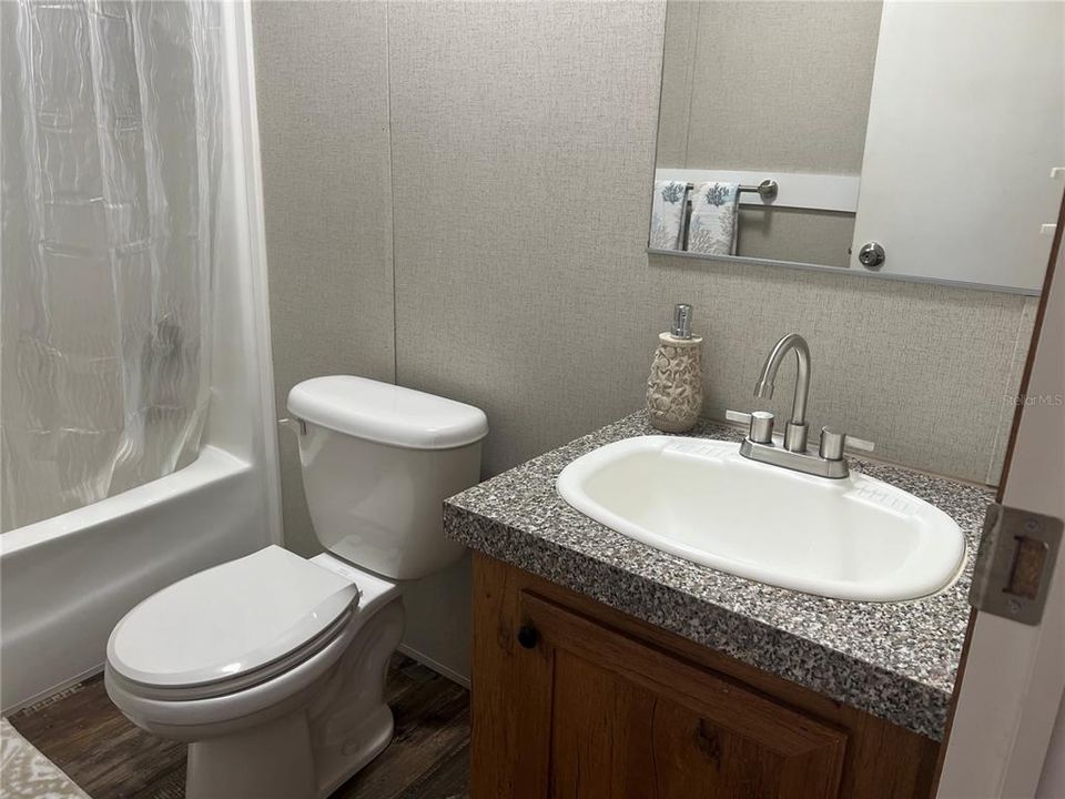 На продажу: $195,000 (3 спален, 2 ванн, 1140 Квадратных фут)