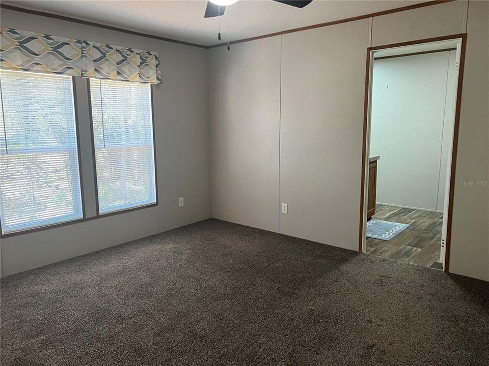 На продажу: $195,000 (3 спален, 2 ванн, 1140 Квадратных фут)