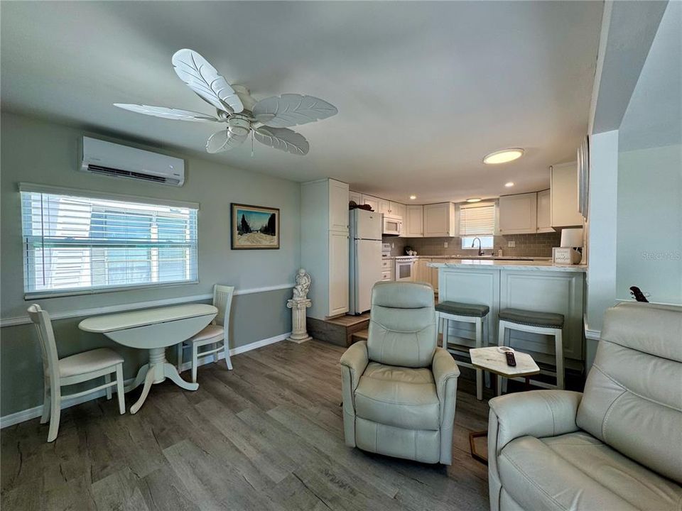 Под контрактом: $148,500 (1 спален, 2 ванн, 752 Квадратных фут)