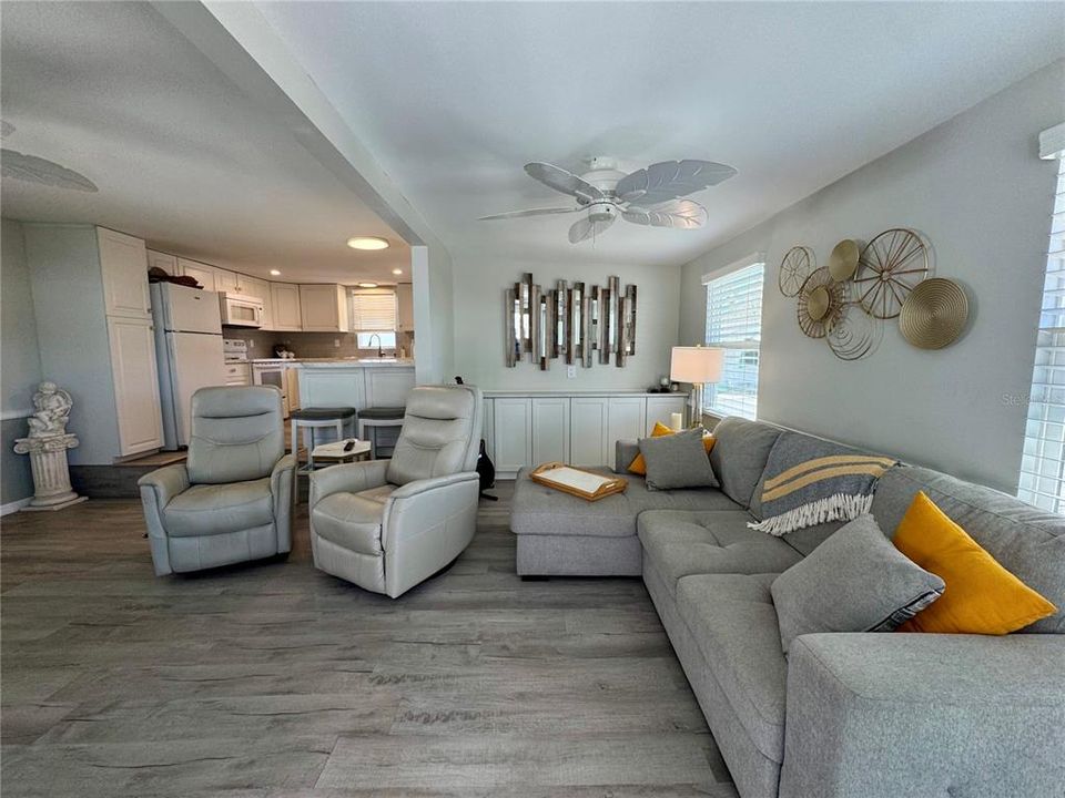 Под контрактом: $148,500 (1 спален, 2 ванн, 752 Квадратных фут)