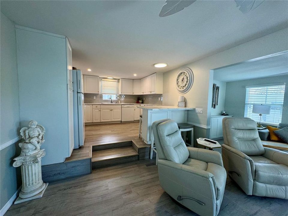 Под контрактом: $148,500 (1 спален, 2 ванн, 752 Квадратных фут)