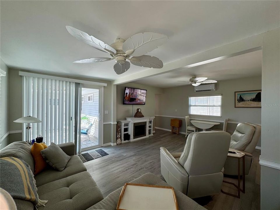 Под контрактом: $148,500 (1 спален, 2 ванн, 752 Квадратных фут)