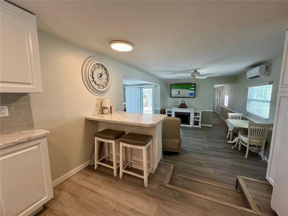 Под контрактом: $148,500 (1 спален, 2 ванн, 752 Квадратных фут)