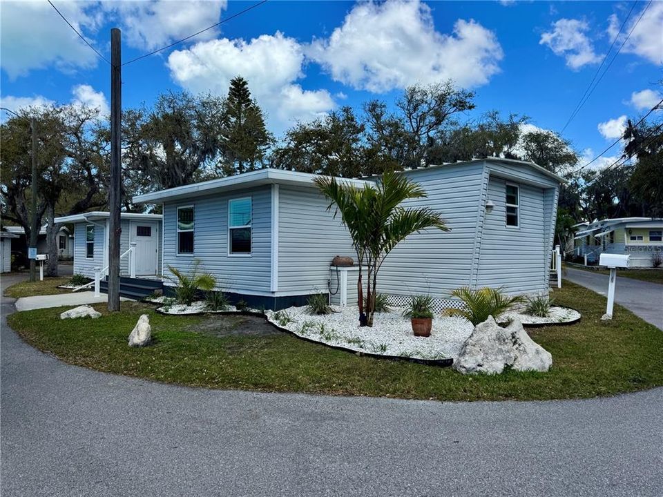 Под контрактом: $148,500 (1 спален, 2 ванн, 752 Квадратных фут)