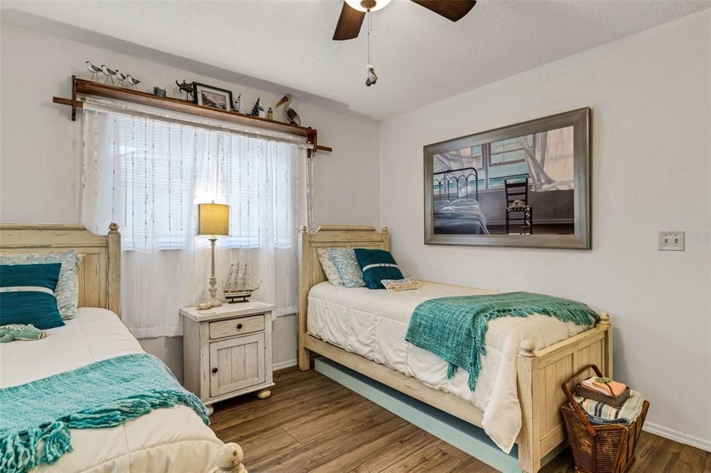Activo con contrato: $369,900 (2 camas, 2 baños, 1329 Pies cuadrados)