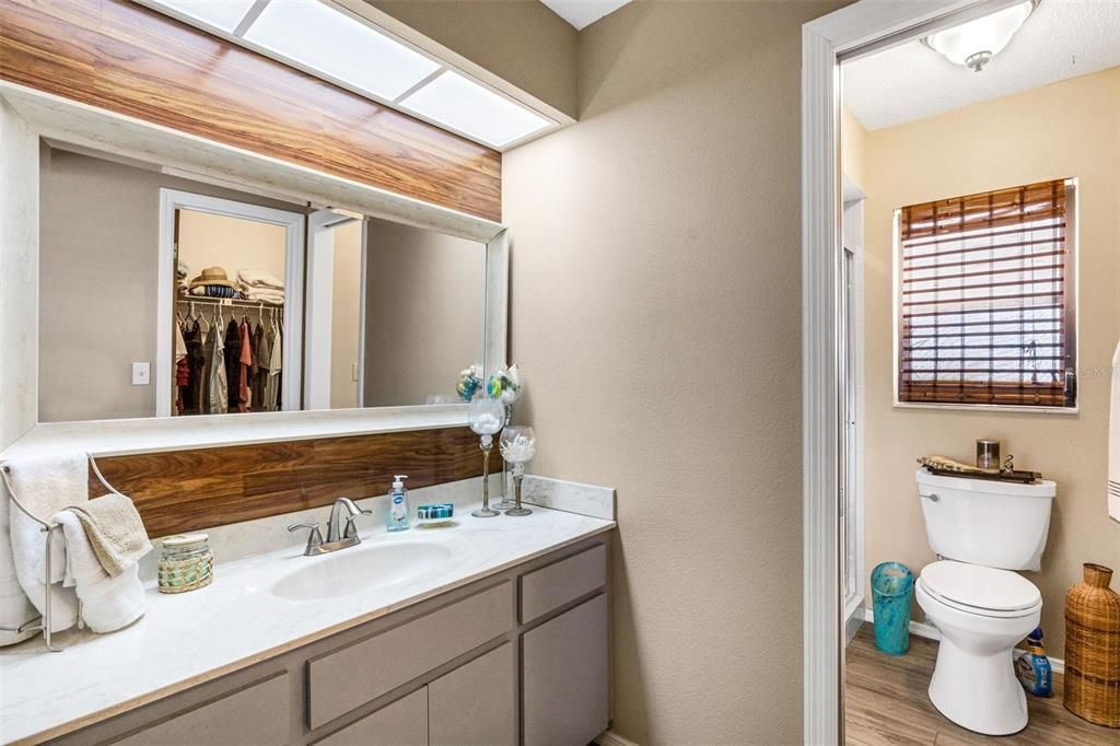Activo con contrato: $369,900 (2 camas, 2 baños, 1329 Pies cuadrados)