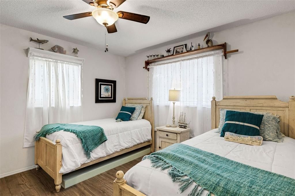 Activo con contrato: $369,900 (2 camas, 2 baños, 1329 Pies cuadrados)