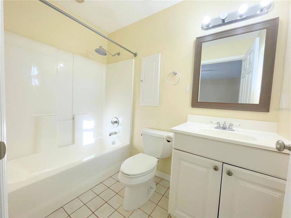 На продажу: $249,900 (4 спален, 2 ванн, 1568 Квадратных фут)