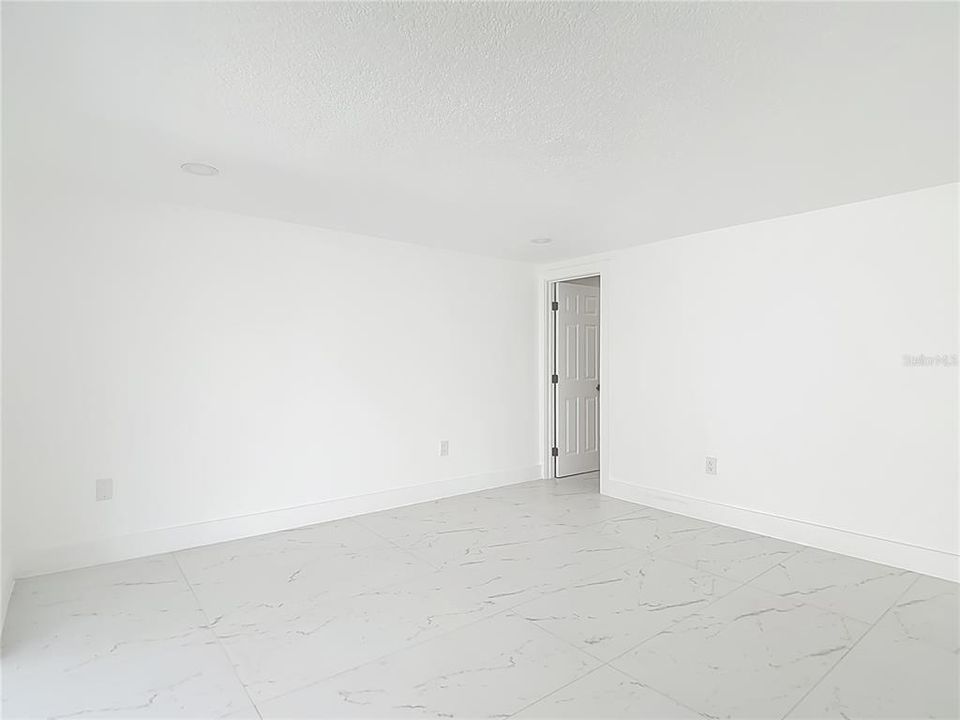 Activo con contrato: $3,100 (3 camas, 2 baños, 1884 Pies cuadrados)