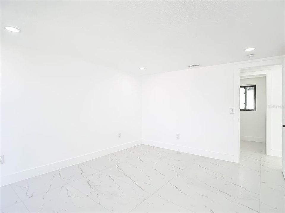 Activo con contrato: $3,100 (3 camas, 2 baños, 1884 Pies cuadrados)