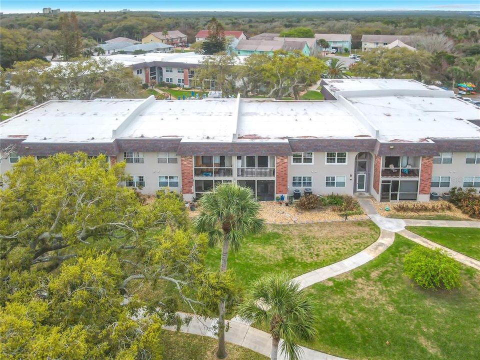 For Sale: $289,000 (2 beds, 1 baths, 838 Square Feet)