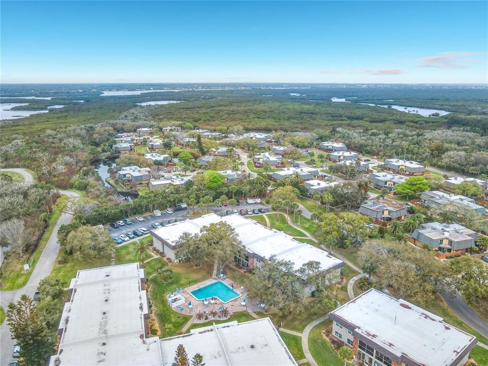 For Sale: $289,000 (2 beds, 1 baths, 838 Square Feet)