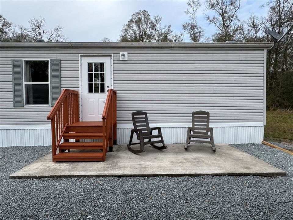 For Sale: $165,000 (2 beds, 2 baths, 784 Square Feet)