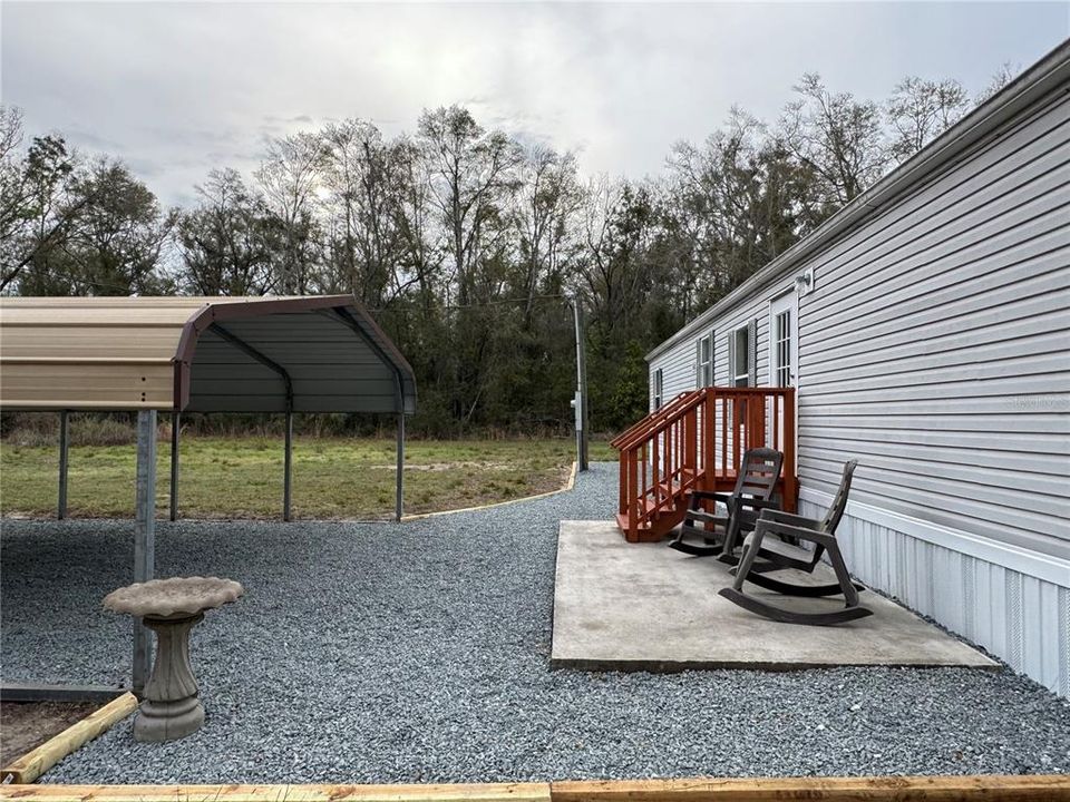 For Sale: $165,000 (2 beds, 2 baths, 784 Square Feet)