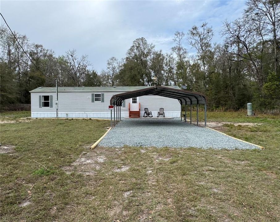 For Sale: $165,000 (2 beds, 2 baths, 784 Square Feet)