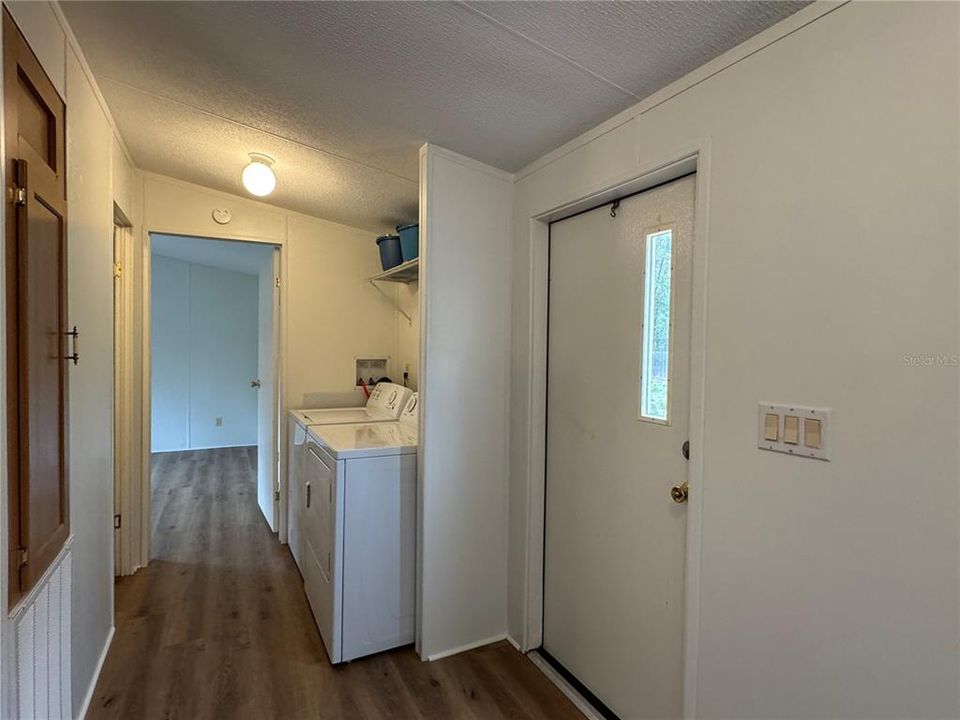 For Sale: $165,000 (2 beds, 2 baths, 784 Square Feet)