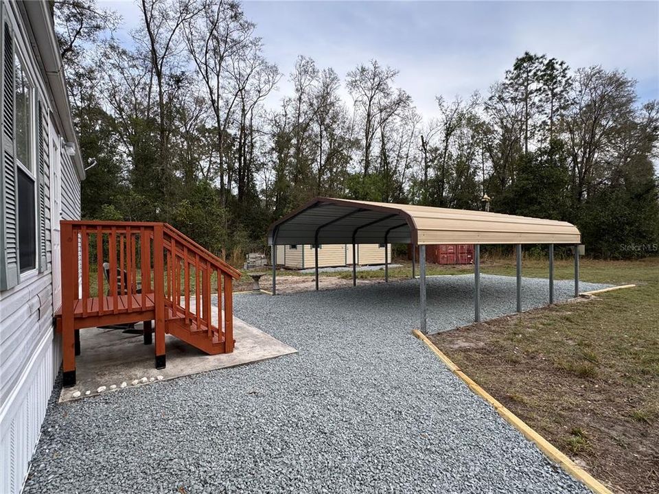 For Sale: $165,000 (2 beds, 2 baths, 784 Square Feet)