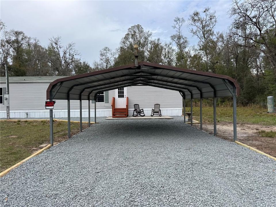 For Sale: $165,000 (2 beds, 2 baths, 784 Square Feet)