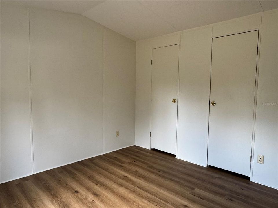 For Sale: $165,000 (2 beds, 2 baths, 784 Square Feet)