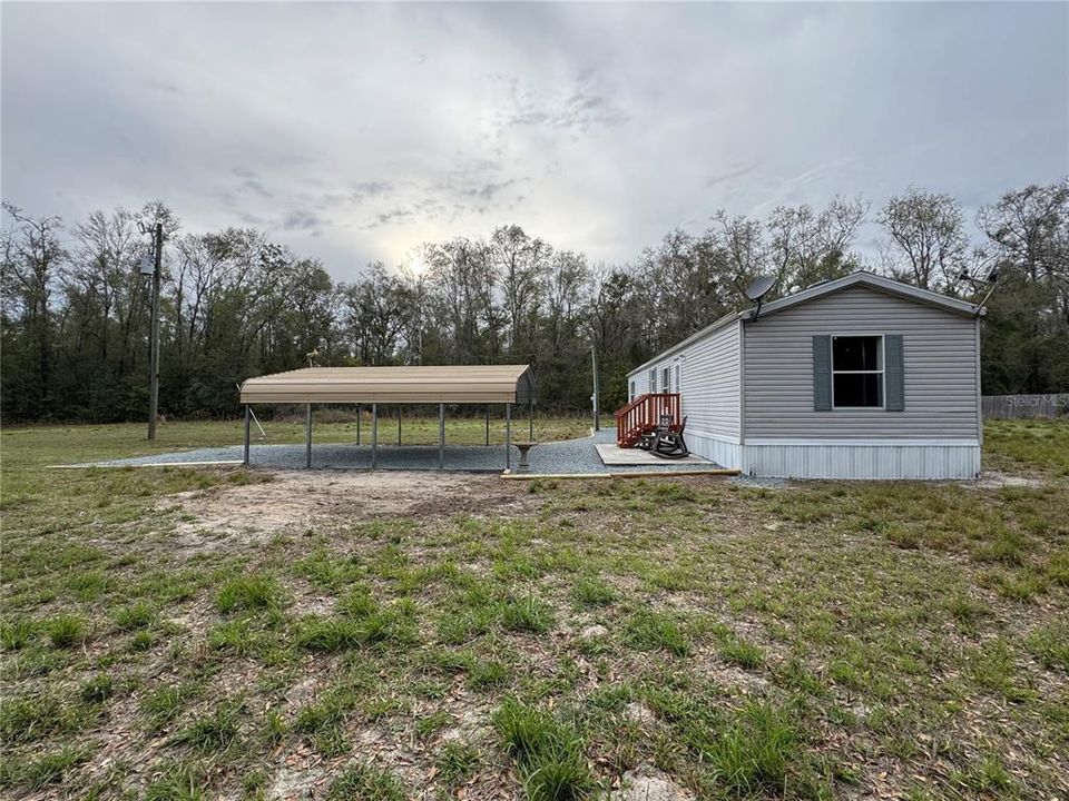 For Sale: $165,000 (2 beds, 2 baths, 784 Square Feet)