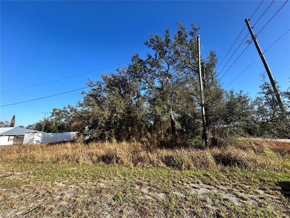 На продажу: $25,000 (0.23 acres)