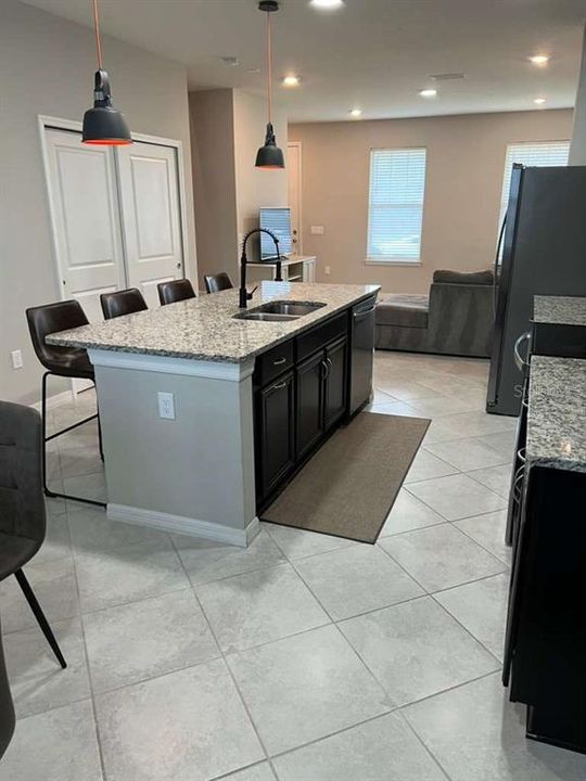 待售: $317,990 (2 贝兹, 2 浴室, 1464 平方英尺)