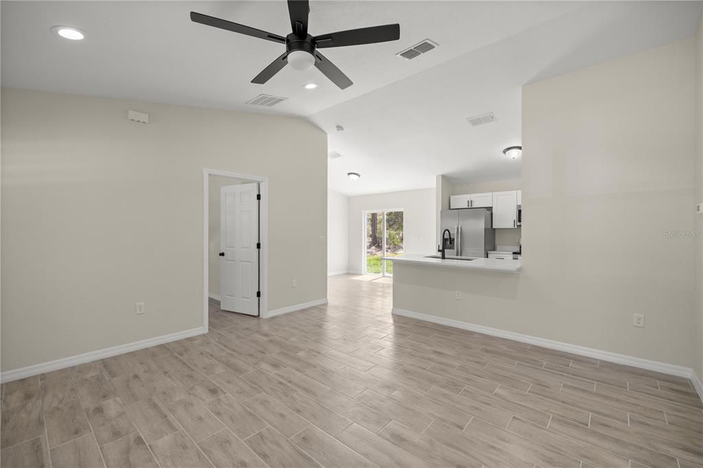 For Sale: $224,900 (3 beds, 2 baths, 1173 Square Feet)