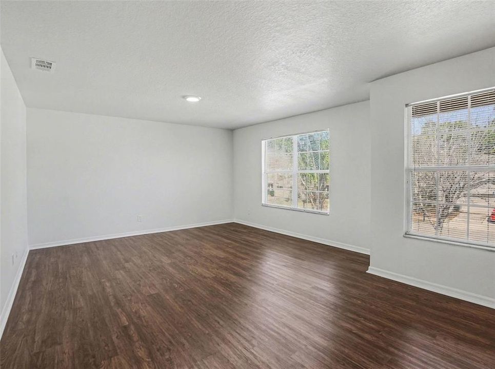Active With Contract: $489,900 (6 beds, 4 baths, 3535 Square Feet)