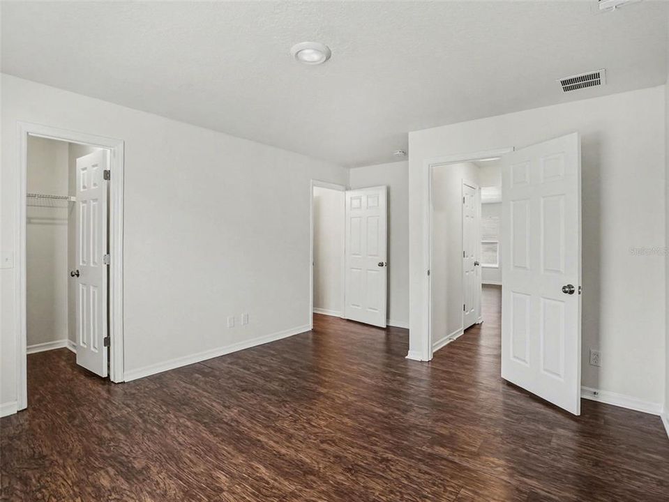 Active With Contract: $489,900 (6 beds, 4 baths, 3535 Square Feet)