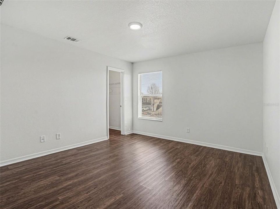 Active With Contract: $489,900 (6 beds, 4 baths, 3535 Square Feet)