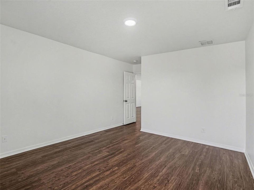 Active With Contract: $489,900 (6 beds, 4 baths, 3535 Square Feet)
